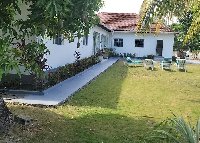 Elizabeth Retreat - Island Time